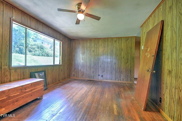 195 Spaniel Drive, Gate City, VA 24251