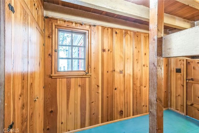 129 B Lane, Lake Arrowhead, CA 92352