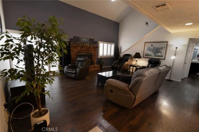 19258 Pine, Apple Valley, CA 92308