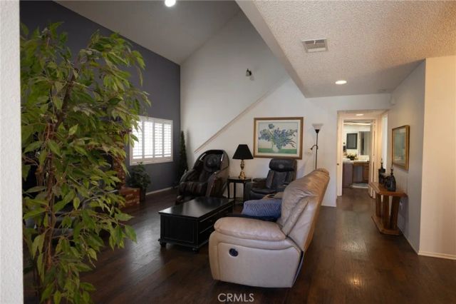 19258 Pine, Apple Valley, CA 92308