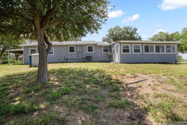 128 Live Oak Ln, Sandia, TX 78383