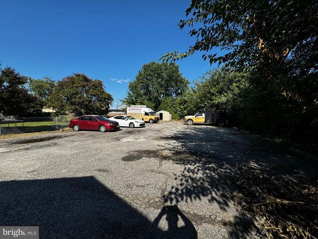 15 S MARLYN AVE, Essex, MD 21221