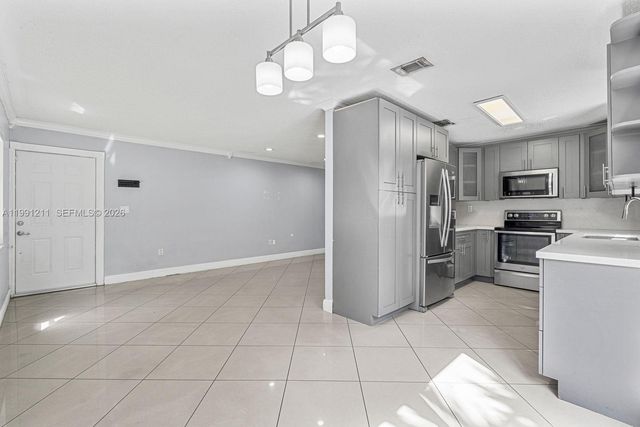 6854 NW 173rd Dr 210, Hialeah, FL 33015