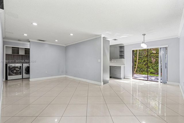 6854 NW 173rd Dr 210, Hialeah, FL 33015