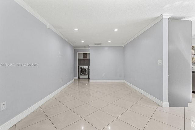 6854 NW 173rd Dr 210, Hialeah, FL 33015