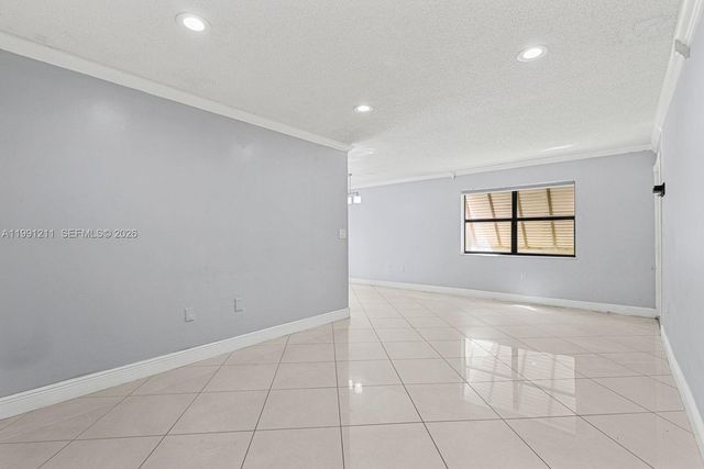 6854 NW 173rd Dr 210, Hialeah, FL 33015