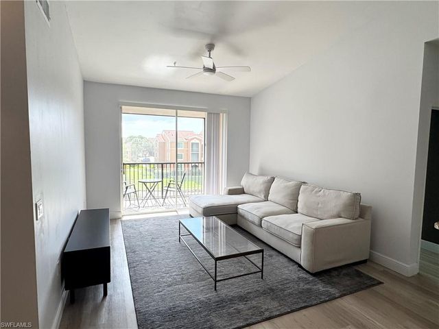 1190 Reserve WAY # 304, Naples, FL 34105