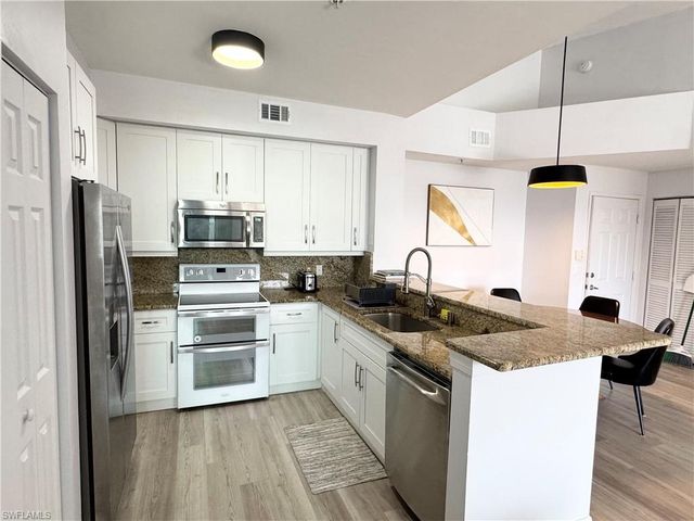 1190 Reserve WAY # 304, Naples, FL 34105