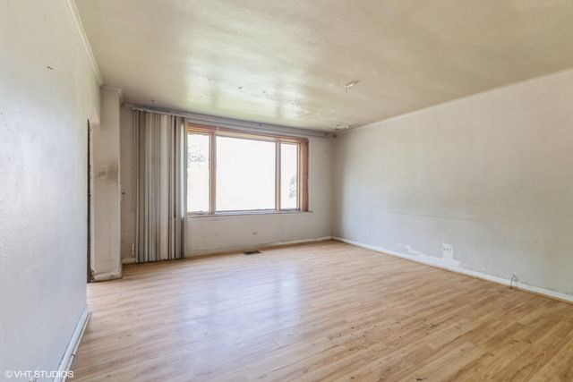 8800 S Winchester Avenue, Chicago, IL 60620