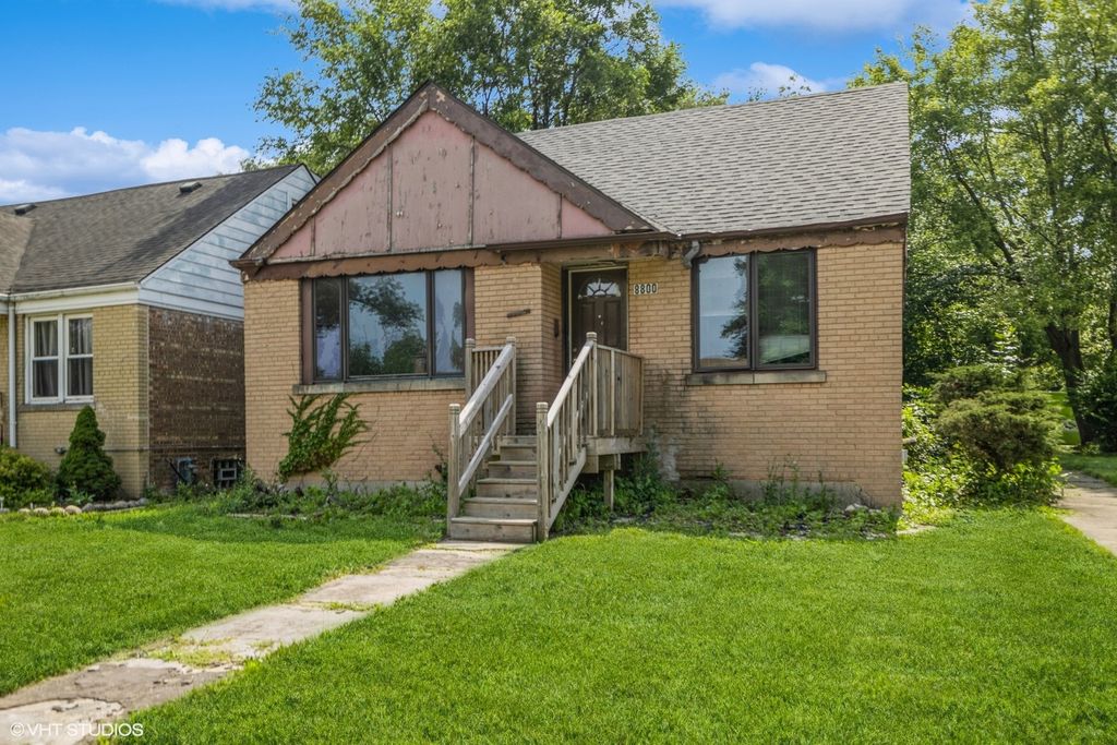 8800 S Winchester Avenue, Chicago, IL 60620