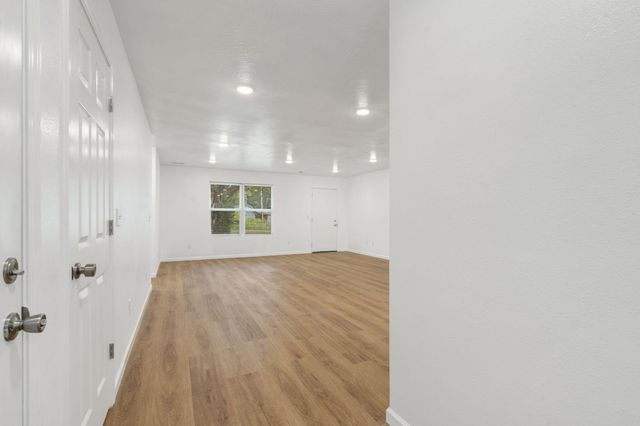 1820 North Marlan Avenue, Springfield, MO 65803