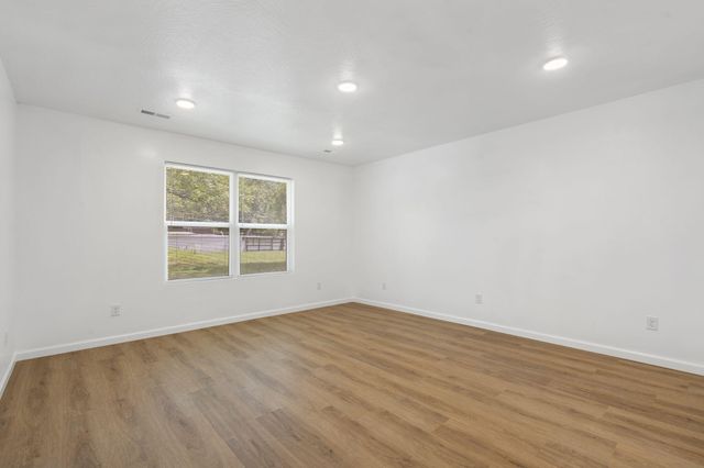 1820 North Marlan Avenue, Springfield, MO 65803