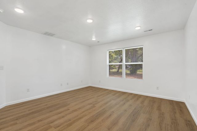 1820 North Marlan Avenue, Springfield, MO 65803