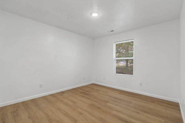 1820 North Marlan Avenue, Springfield, MO 65803