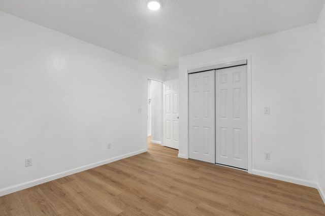 1820 North Marlan Avenue, Springfield, MO 65803