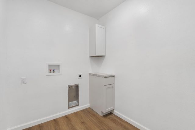 1820 North Marlan Avenue, Springfield, MO 65803