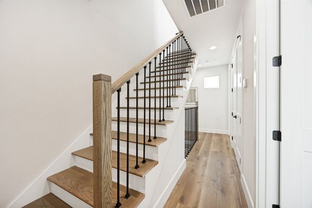 5637 Live Oak Street 202, Dallas, TX 75206
