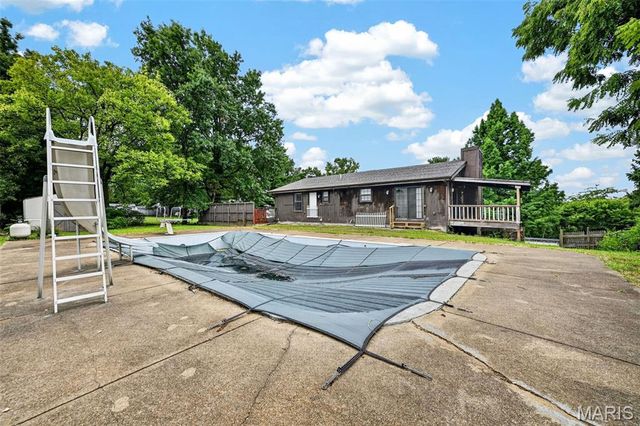 10755 Kennerly Road, Sunset Hills, MO 63128