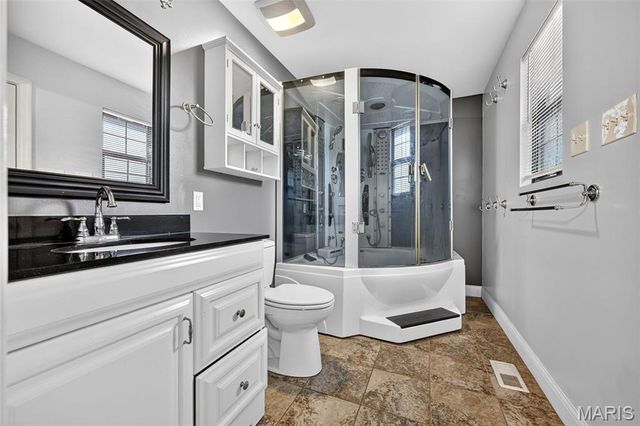 10755 Kennerly Road, Sunset Hills, MO 63128