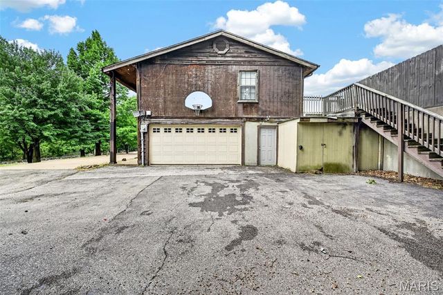 10755 Kennerly Road, Sunset Hills, MO 63128