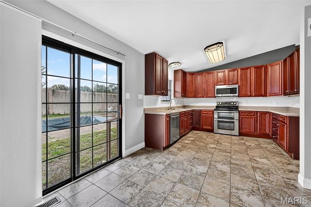 10755 Kennerly Road, Sunset Hills, MO 63128