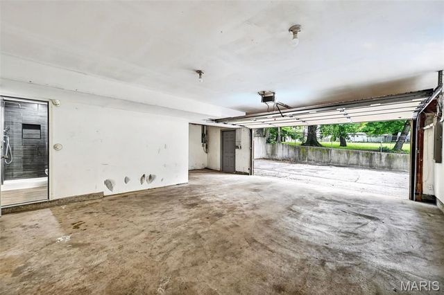 10755 Kennerly Road, Sunset Hills, MO 63128