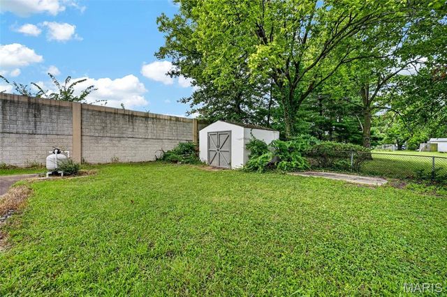 10755 Kennerly Road, Sunset Hills, MO 63128