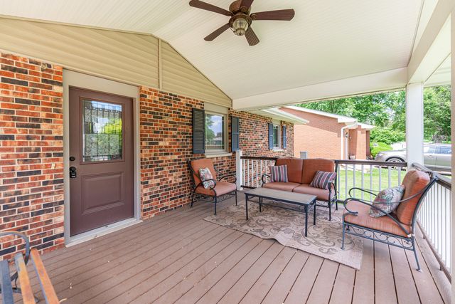 1617 Kaylee Court, Sycamore, IL 60178