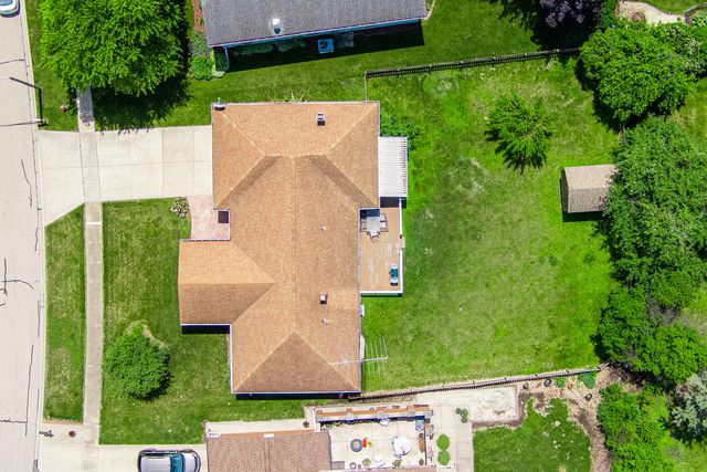 1617 Kaylee Court, Sycamore, IL 60178