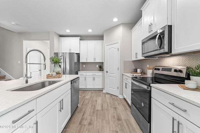 65704 EDGEWATER Drive, Yulee, FL 32097