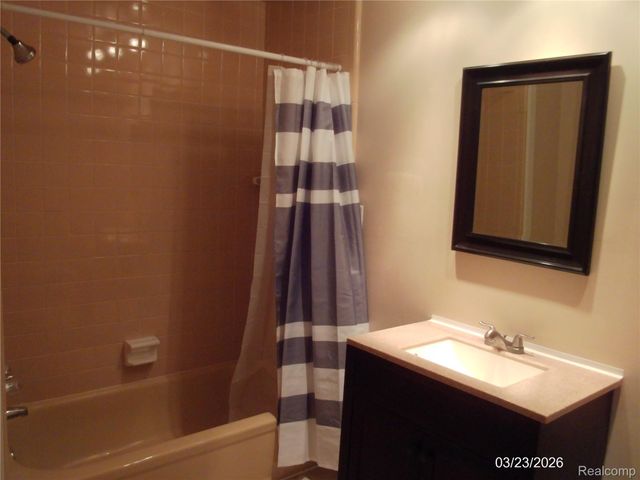 24495 Quad Park Lane, Clinton Charter Township, MI 48035