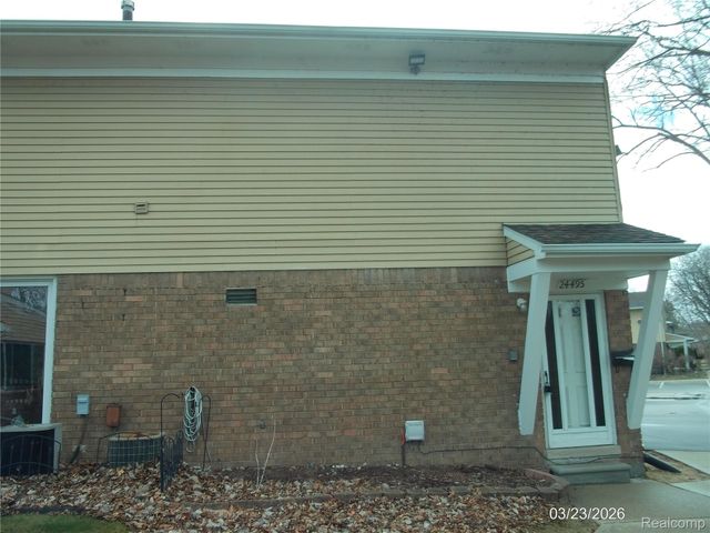 24495 Quad Park Lane, Clinton Charter Township, MI 48035