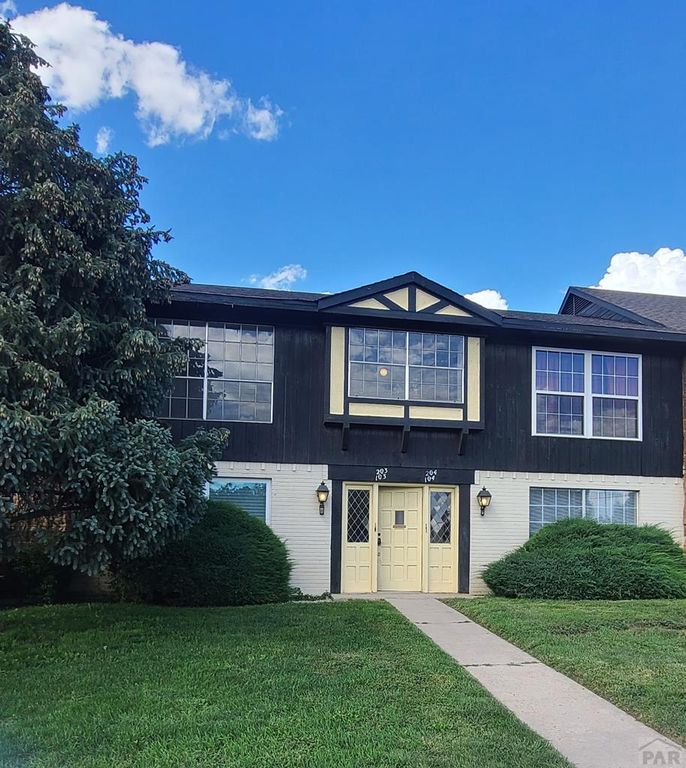 2902 Airport Rd # 204, Colorado Springs, CO 80910