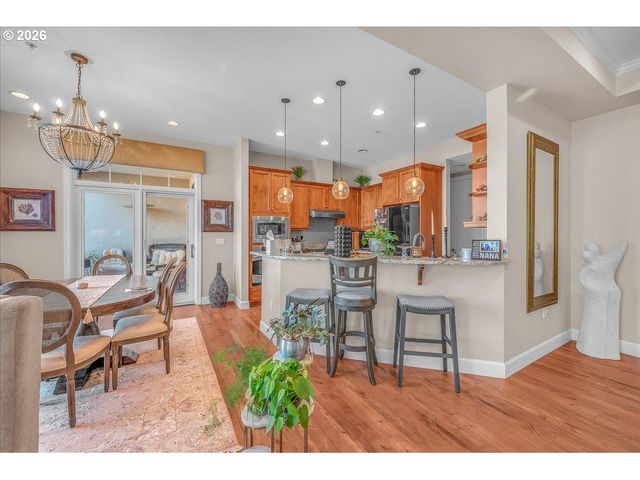 707 N HAYDEN ISLAND Dr 408, Portland, OR 97217