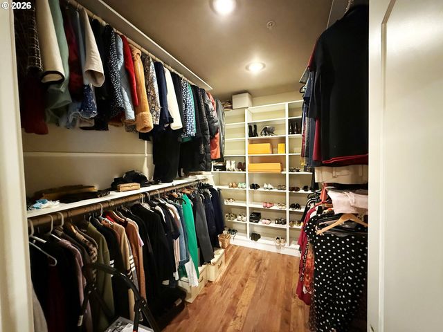 707 N HAYDEN ISLAND Dr 408, Portland, OR 97217