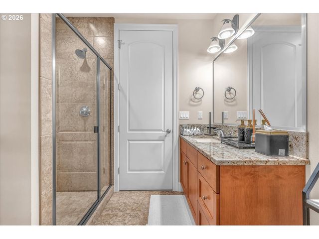 707 N HAYDEN ISLAND Dr 408, Portland, OR 97217