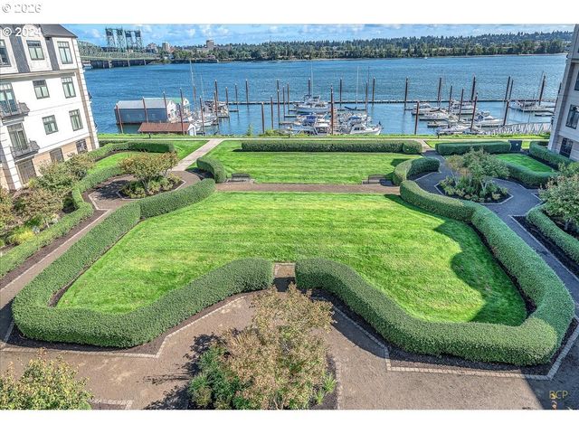 707 N HAYDEN ISLAND Dr 408, Portland, OR 97217