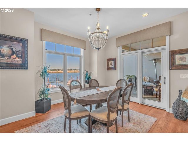 707 N HAYDEN ISLAND Dr 408, Portland, OR 97217