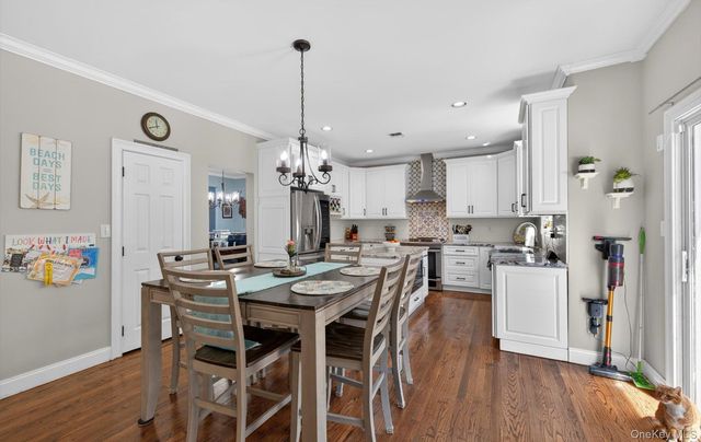 33 Oceanview Boulevard, Manorville, NY 11949