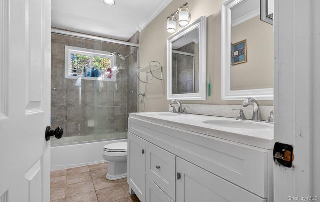 33 Oceanview Boulevard, Manorville, NY 11949