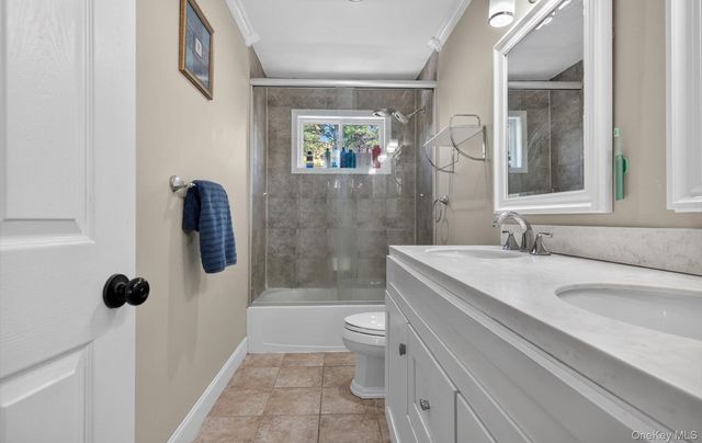 33 Oceanview Boulevard, Manorville, NY 11949