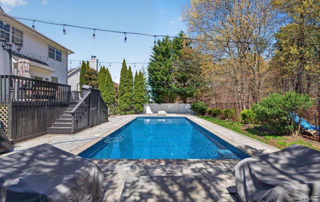 33 Oceanview Boulevard, Manorville, NY 11949