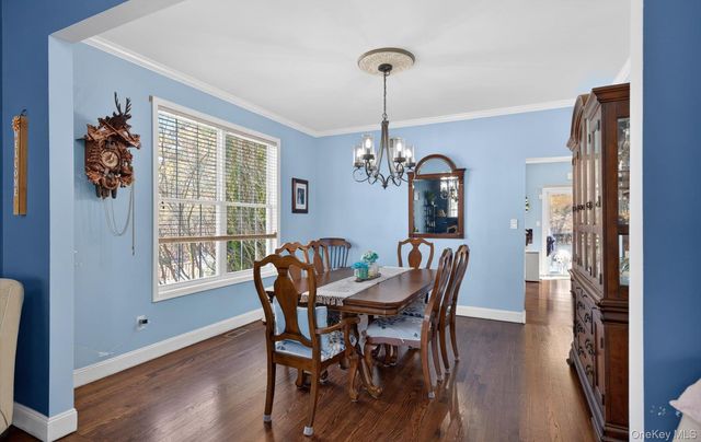 33 Oceanview Boulevard, Manorville, NY 11949