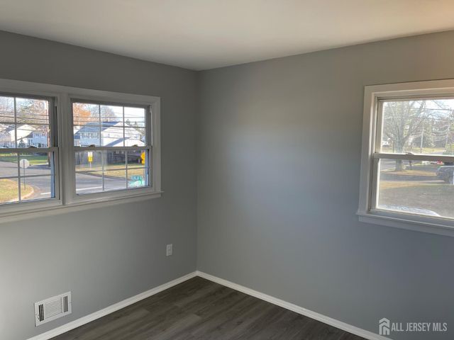 57 Greenbrook Rd Road, Middlesex, NJ 08846