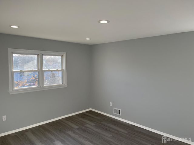 57 Greenbrook Rd Road, Middlesex, NJ 08846