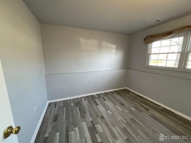 57 Greenbrook Rd Road, Middlesex, NJ 08846