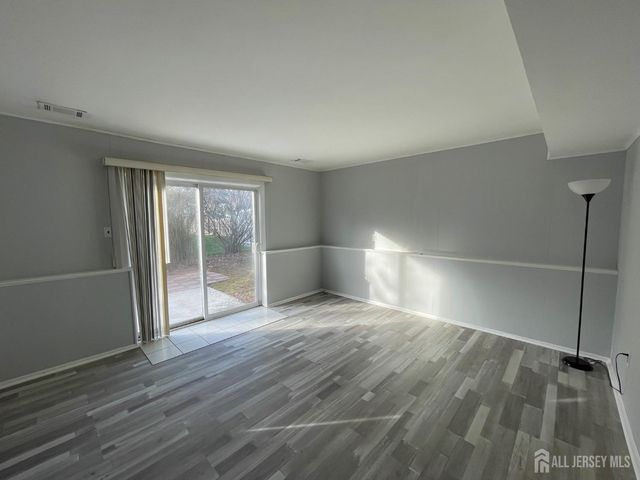 57 Greenbrook Rd Road, Middlesex, NJ 08846