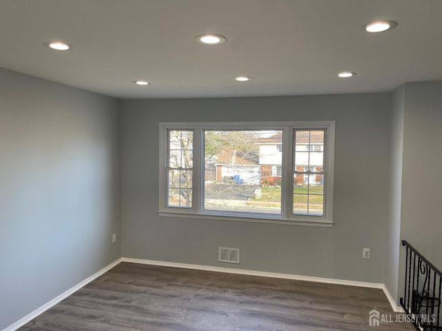 57 Greenbrook Rd Road, Middlesex, NJ 08846