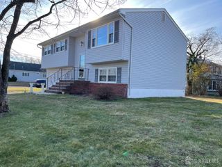 57 Greenbrook Rd Road, Middlesex, NJ 08846