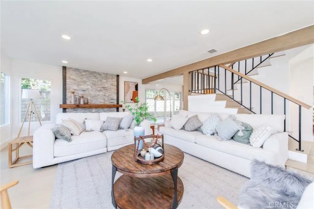 22733 Islamare, Lake Forest, CA 92630